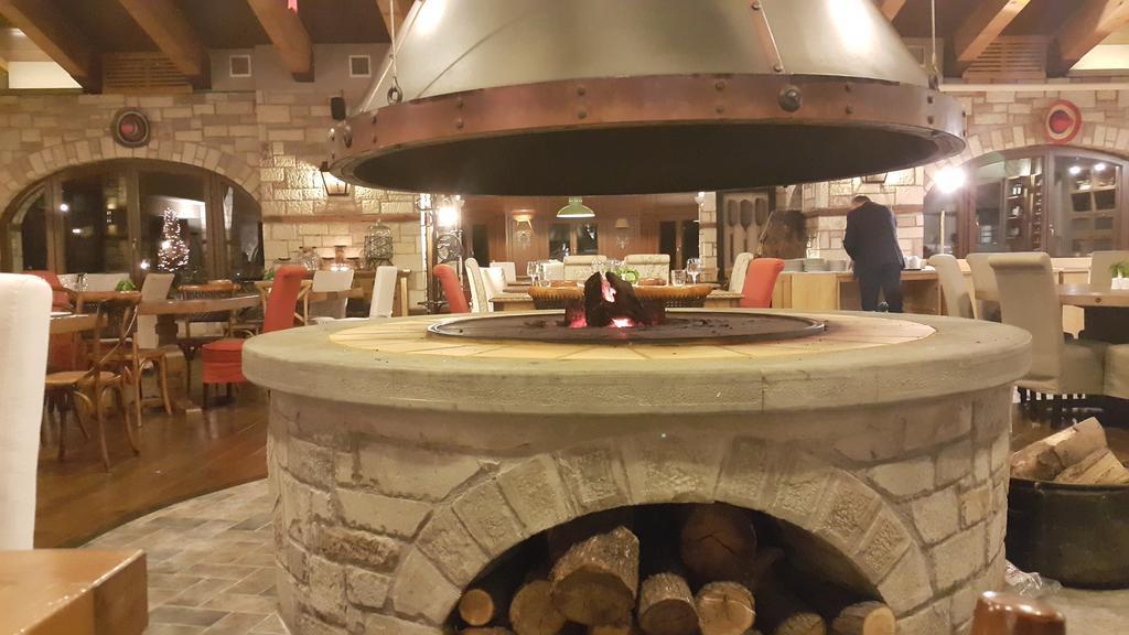 Kazarma Hotel Kalývia Fylaktís Екстериор снимка